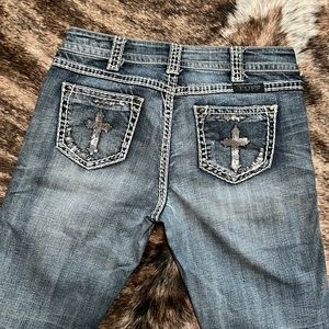 Cowgirl tuff Co.  28x 33